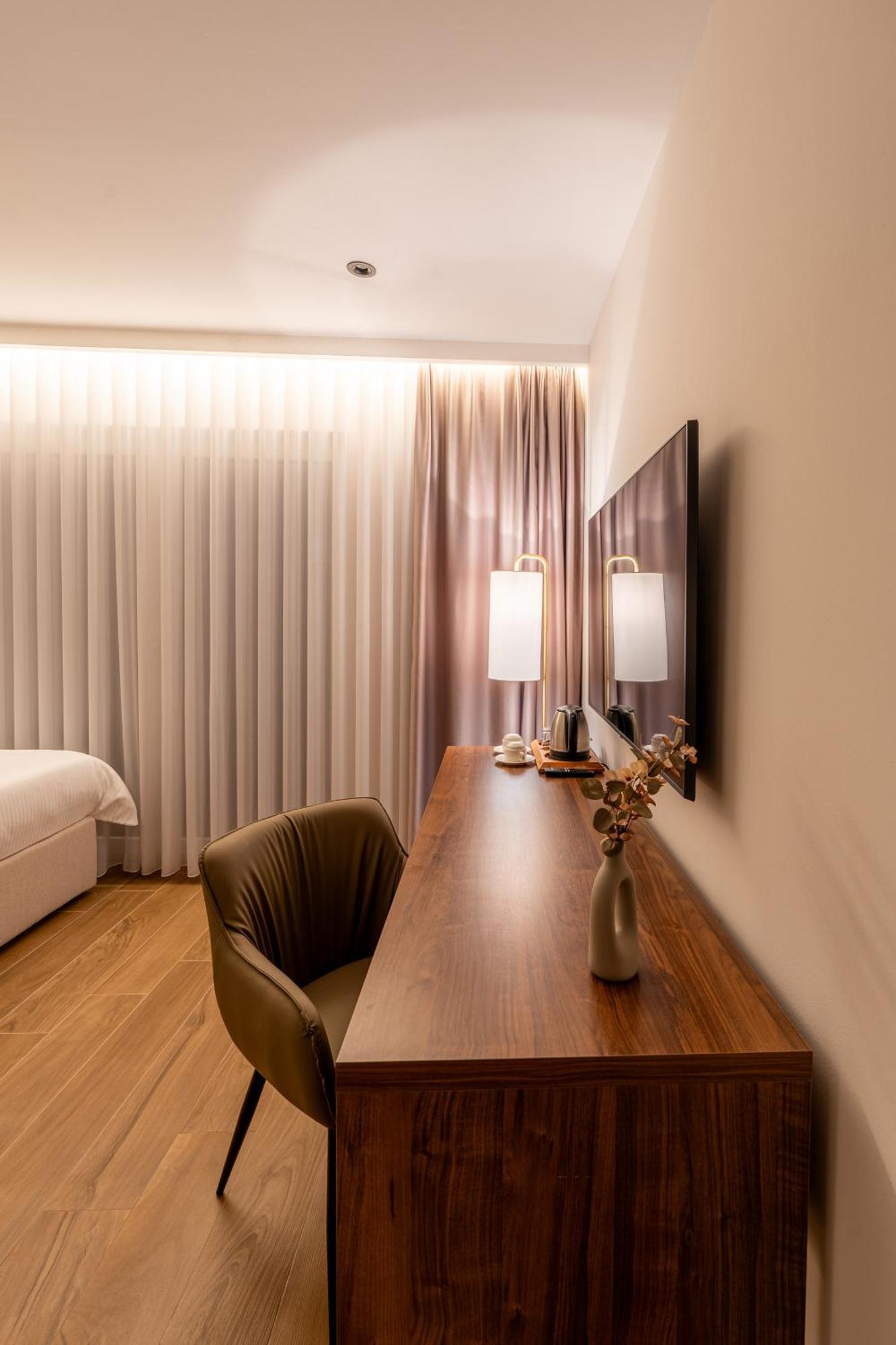Ruby Hotel Prishtina Pristina Extérieur photo