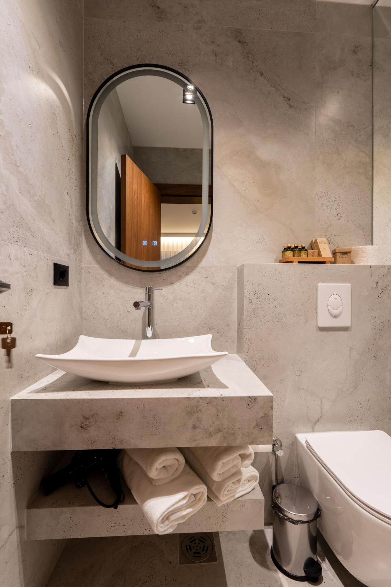 Ruby Hotel Prishtina Pristina Extérieur photo