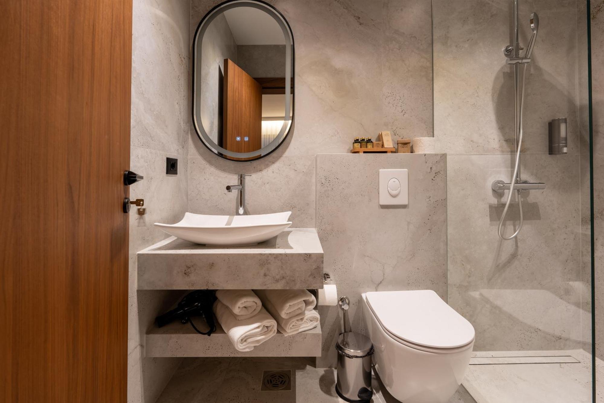 Ruby Hotel Prishtina Pristina Extérieur photo