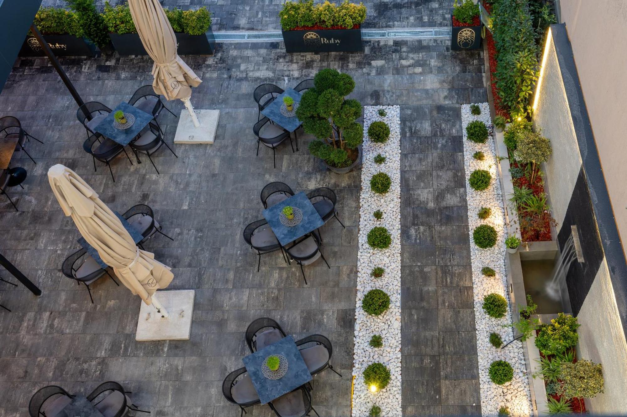 Ruby Hotel Prishtina Pristina Extérieur photo