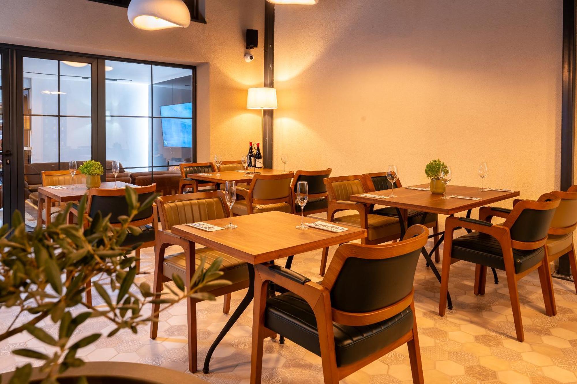 Ruby Hotel Prishtina Pristina Extérieur photo