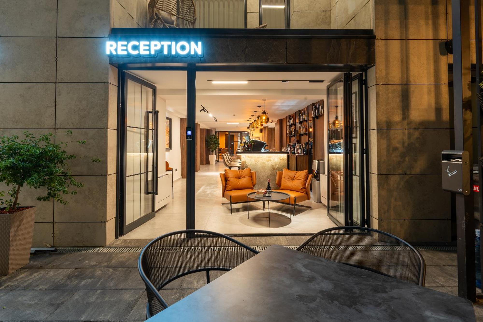 Ruby Hotel Prishtina Pristina Extérieur photo